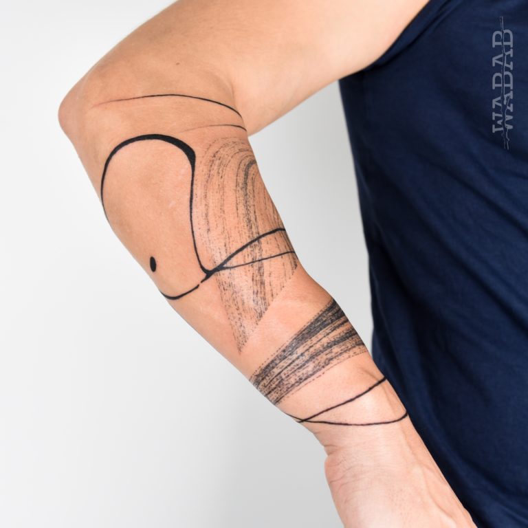 Tattoo bras manchette abstrait brosse pinceau et traits