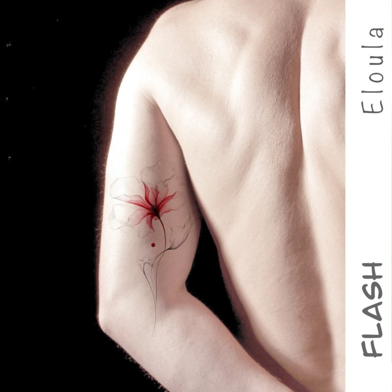 Photomontage d’un tatouage de fleur rougeXRay sur le bras, angouleme